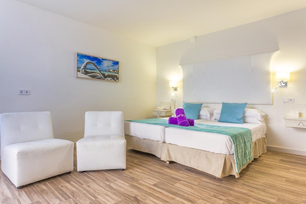 Fergus Style Cala Blanca Suites Santa Ponça Exterior foto
